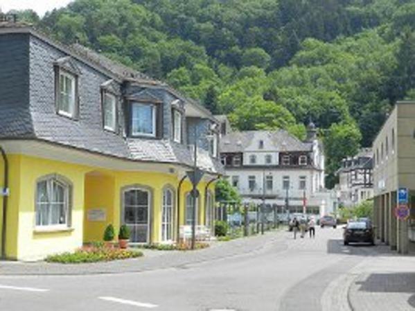 Hotel Restaurant Zumbusch Bad Bertrich Exterior photo