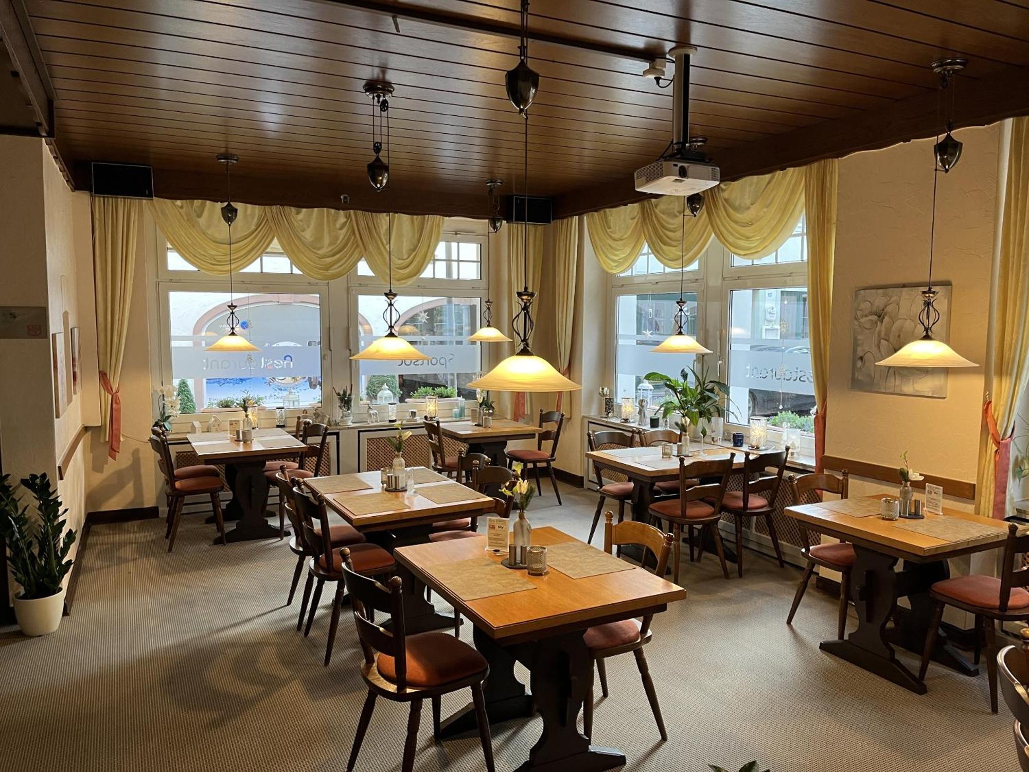 Hotel Restaurant Zumbusch Bad Bertrich Exterior photo