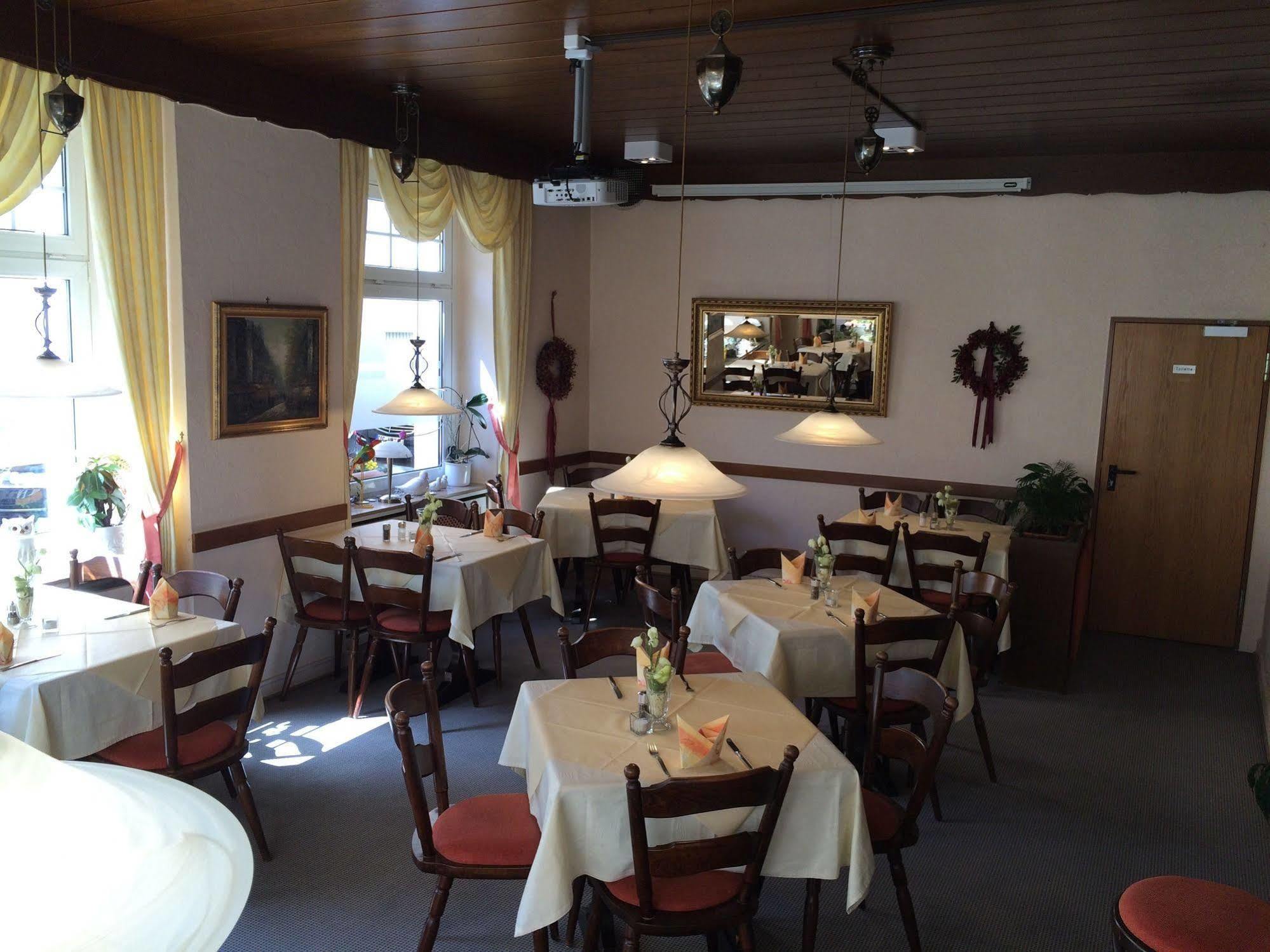 Hotel Restaurant Zumbusch Bad Bertrich Exterior photo